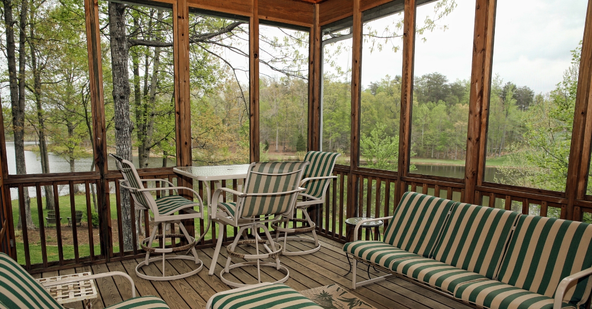 What Makes a Well-Built Screen Porch?